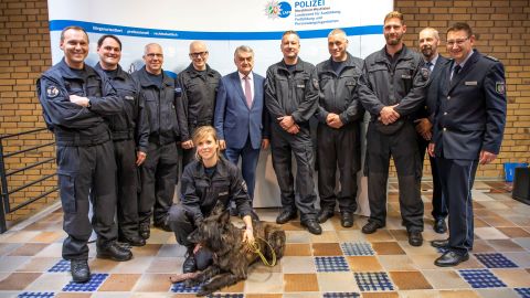 Press event Presentation of the data storage sniffer dogs