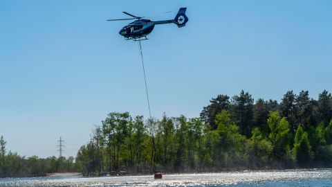 Helicopter with Bambi Bucket