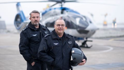 Test pilot Stephan Augustin (front) and Technical Director Thorsten Voß are delighted with the modernization.