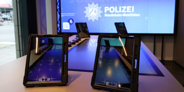 Drohnenflug über Köln zum ersten Digitalen Beratungs- und Präventionszentrum der Polizei NRW in Köln