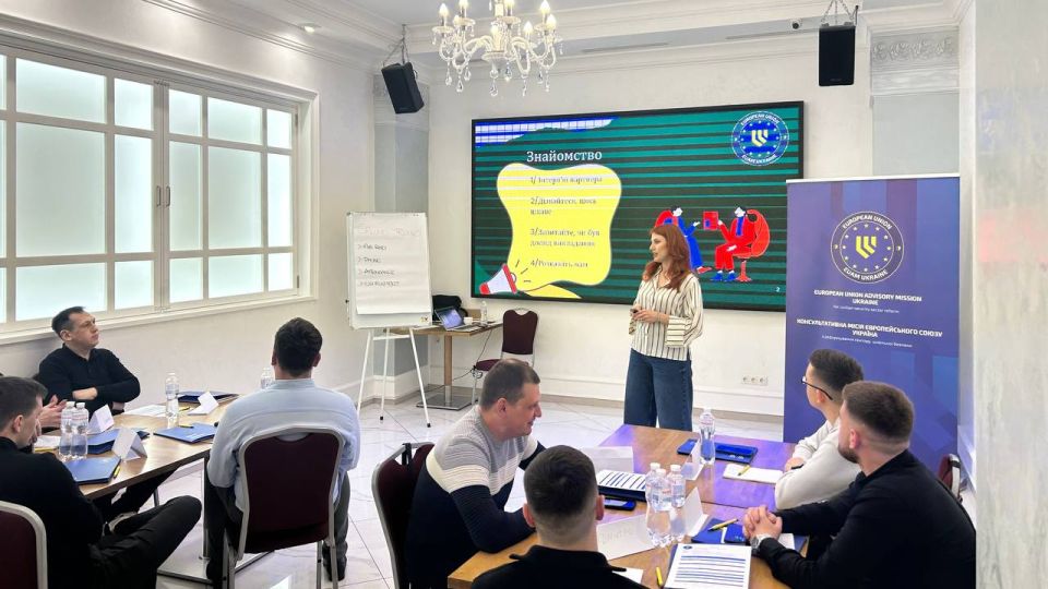 Olha passes on her knowledge to her colleagues in Ukraine.
